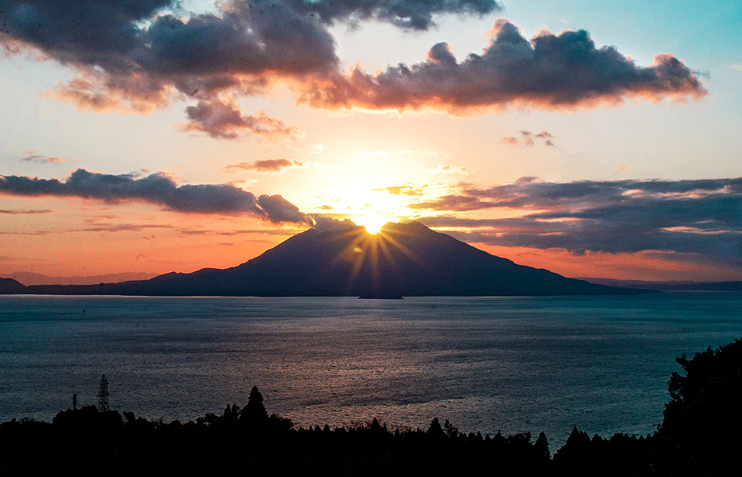 3分間の絶景「ダイヤモンド桜島」 | スピンホップ